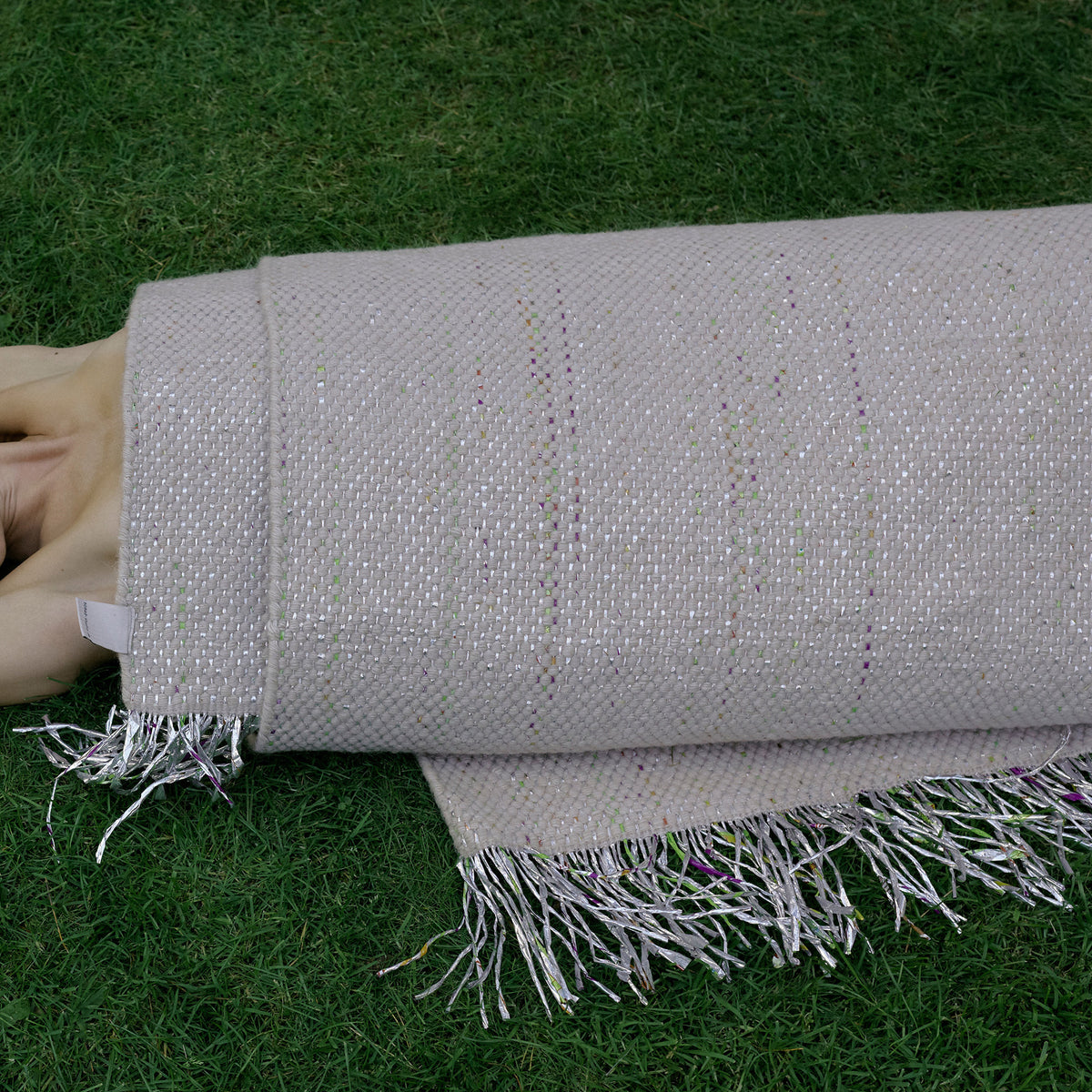 Nomad - Candy Wrapper Rug white sand | 180 x 240 cm