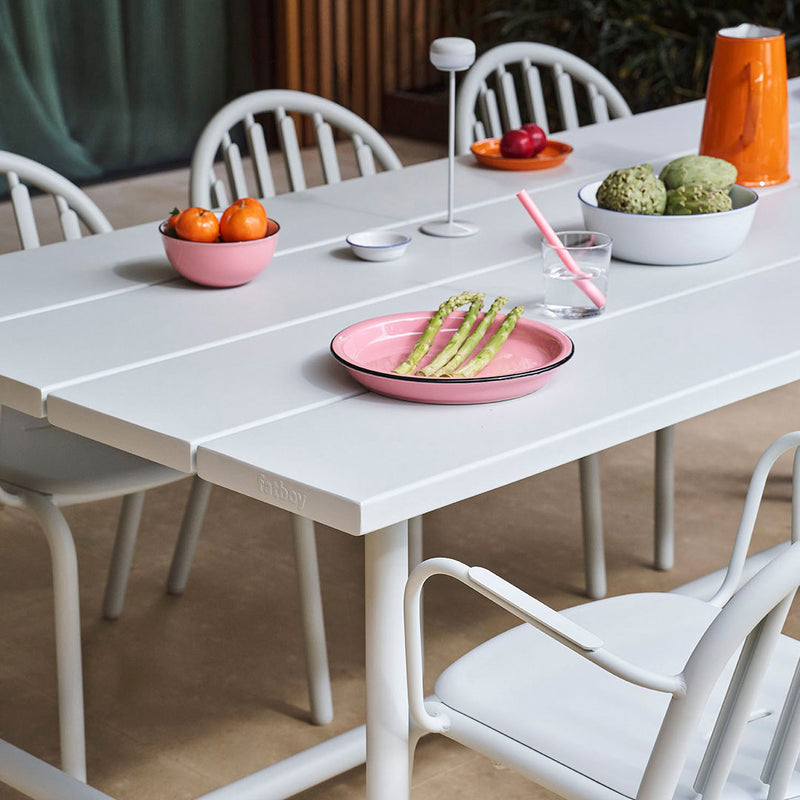 Fatboy - Fred's Outdoor Tisch 220 x 100 cm + Armlehnstuhl (4er Set)