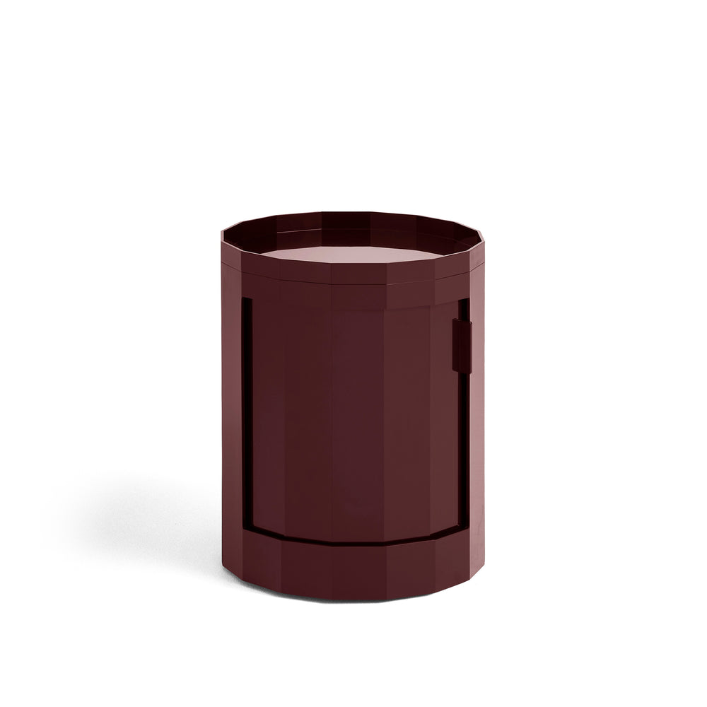 HAY - Facet Cabinet mit Füßen und Rollen | niedrig / burgundy