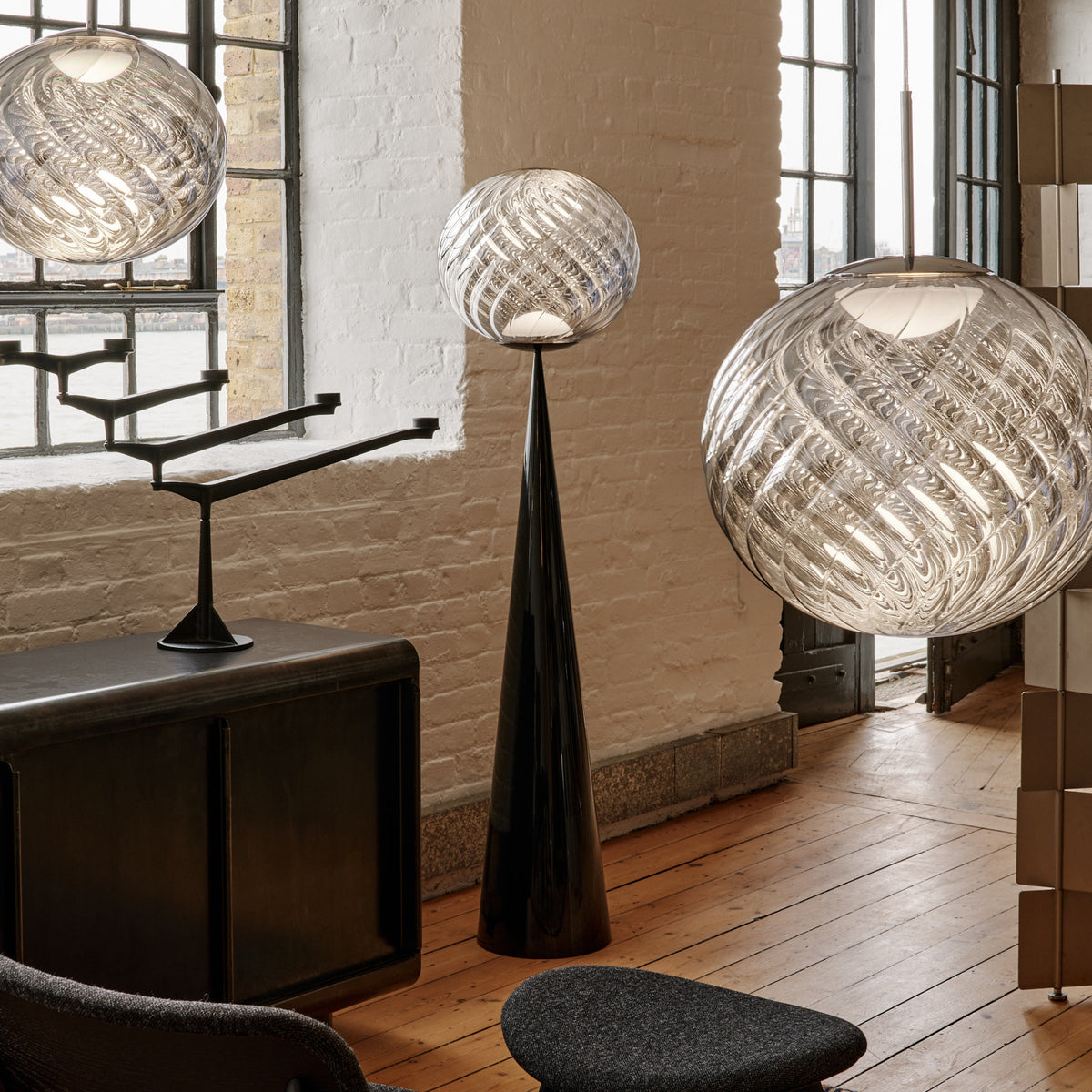 Tom Dixon - Whirl Cone Fat LED Stehleuchte | silber/schwarz