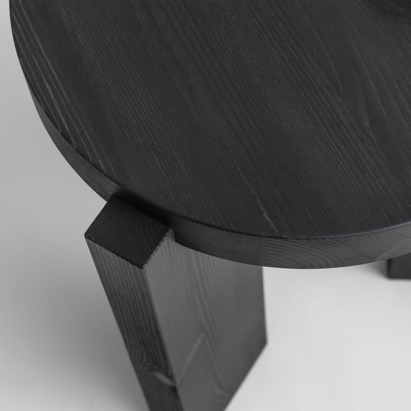 Vaarnii - 001 Hocker