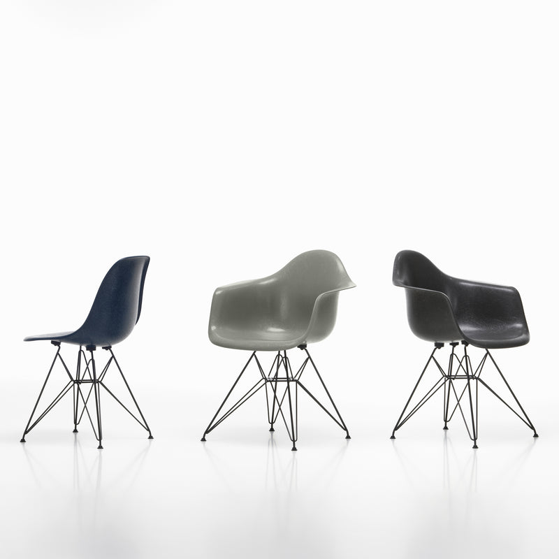 Vitra - Eames Fiberglass Armchair DAR