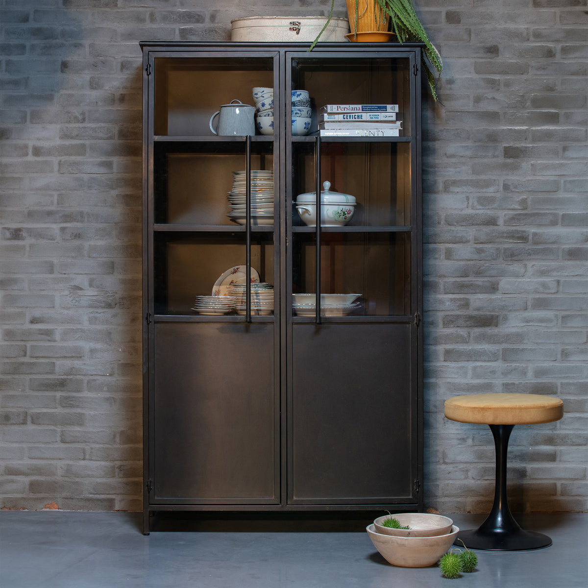 WOOOD - Exhibit Vitrinen Schrank | black