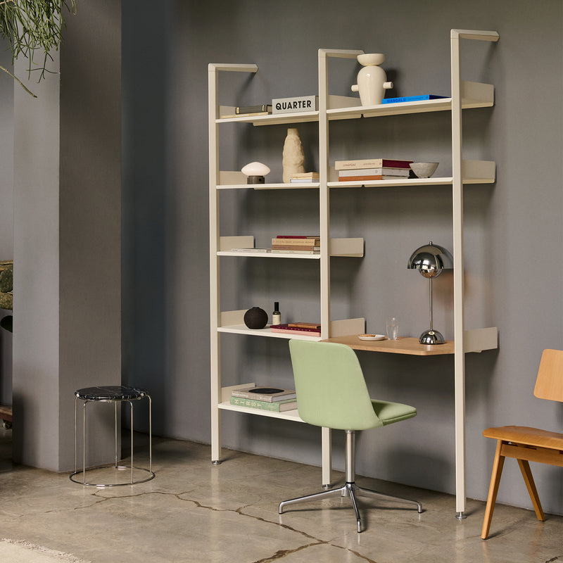 &amp;Tradition - Rombe Konfiguration B Regal mit Schreibtischplatte