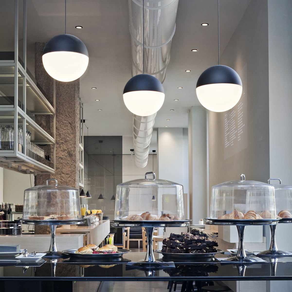 Flos String Light Kugelkopf KuchenthekeAmbiente 1